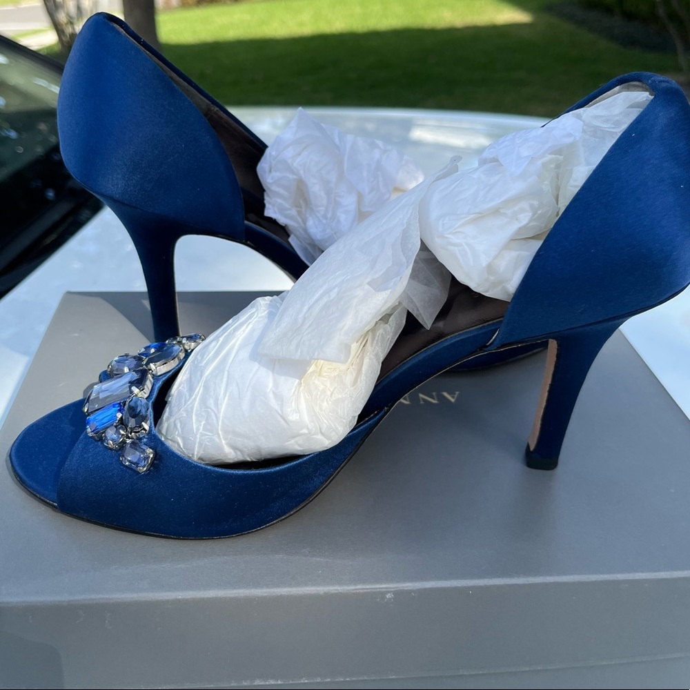 Ann Taylor Blue heels 9.5 with box